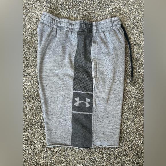 Under Armour Men’s small Gray Jogger and Short Set Good clean condition - Picture 9 of 11